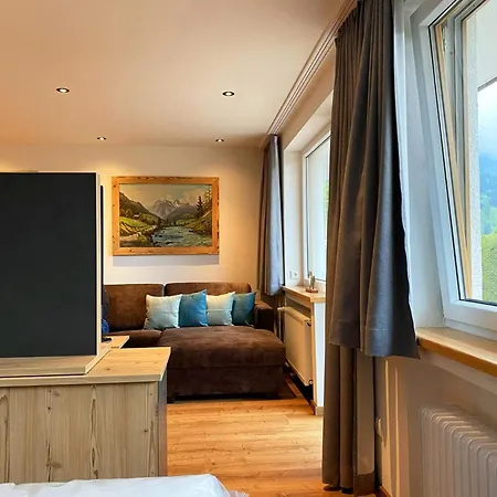 Апартаменты Haus Jaeger Mit Indoor-pool Inkl. Chiemgaukarte