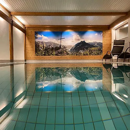 Haus Jaeger Mit Indoor-pool Inkl. Chiemgaukarte Апартаменты *